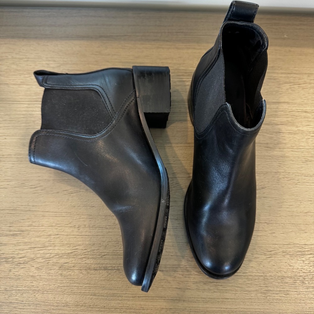 Cole Haan Cassie Women 7 B Black Leather Chelsea Ankle Boots Block Heel Minimal